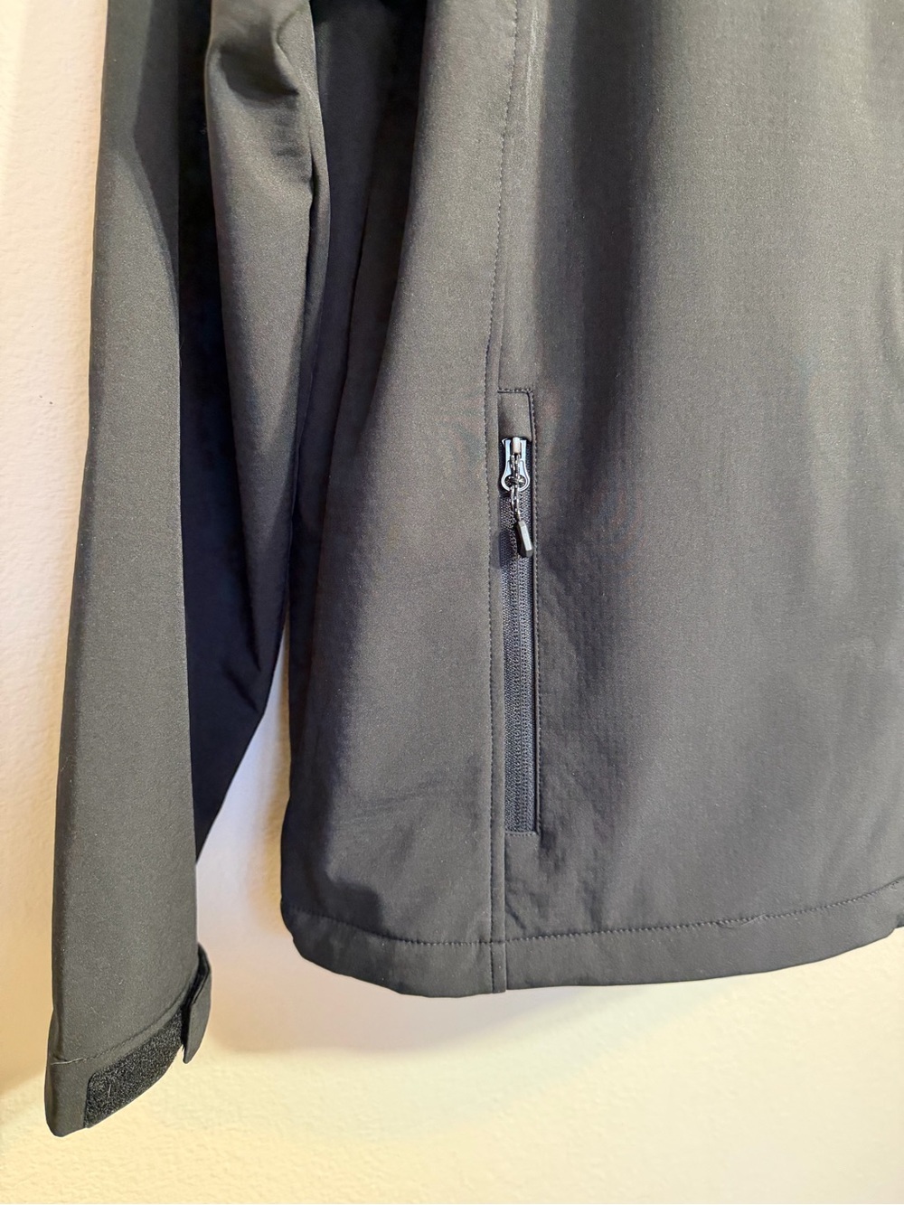 Free Country Black Lightweight Softshell Jacket - Picture 4 of 10